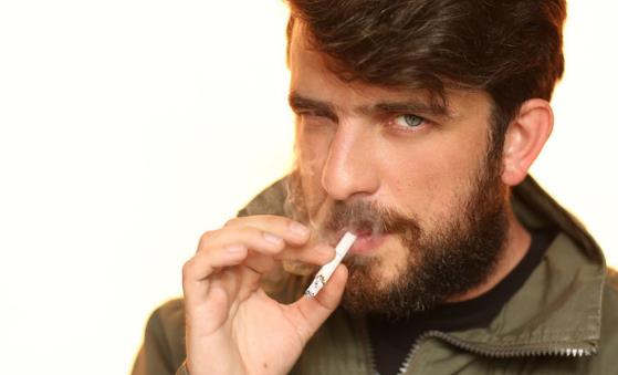 男人吸烟的十大危害 戒烟可以借助戒烟工具