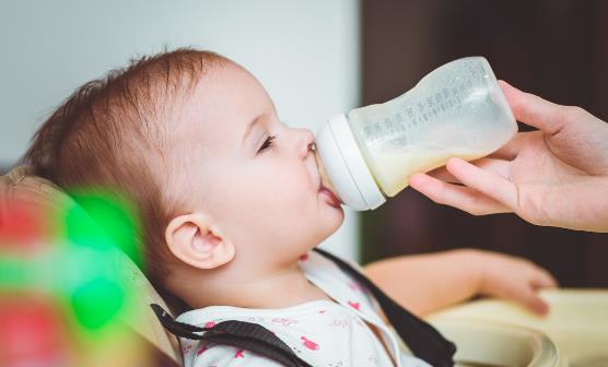宝宝喝牛奶有哪些好处？宝宝喝牛奶需注意什么？