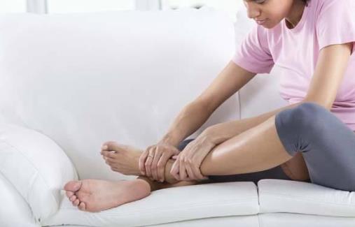 孕期腿抽筋是什么原因？孕期腿抽筋怎样治疗？