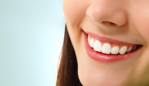 牙齿发黄是什么原因？牙齿发黄怎么办？
