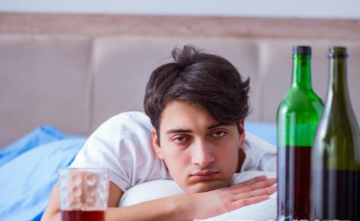 什么原因引起酒后头痛？如何预防酒后头疼？