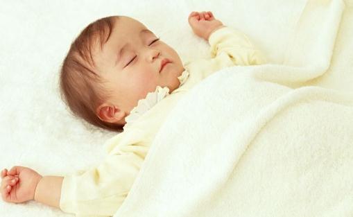 婴儿枕秃是什么原因？宝宝出现枕秃怎么办 ？