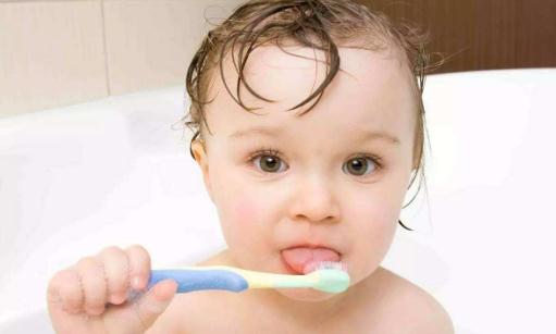 宝宝什么时候开始刷牙？宝宝刷牙要注意什么？