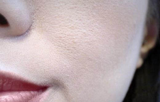 为什么鼻子一化妆就卡粉 皮肤卡粉是什么意思怎么解决