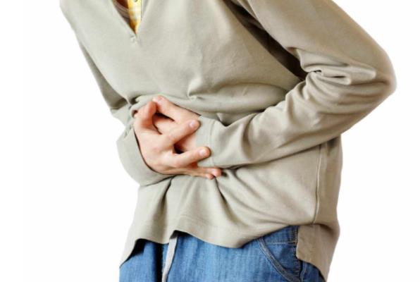 引起肠胃炎的原因有哪些？肠胃炎都会出现哪些症状？