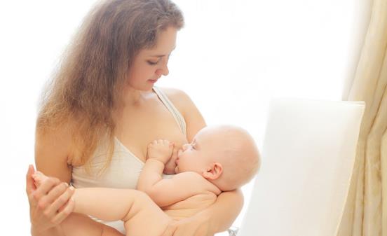 宝宝吃奶时抽搐正常吗？宝宝吃奶时抽搐什么原因？