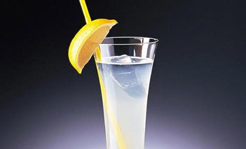 喝柠檬水需要注意什么？哪些人不能喝柠檬水