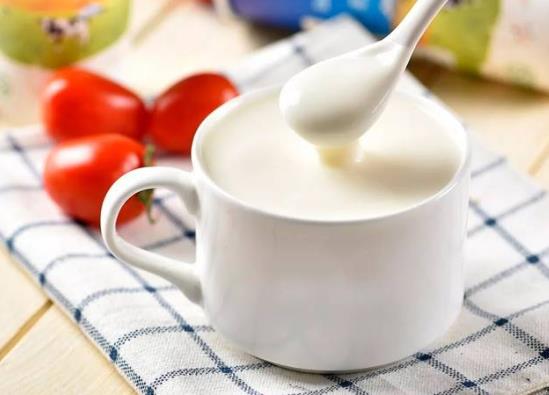 喝酸奶有什么好处？晚上空腹能喝酸奶吗？