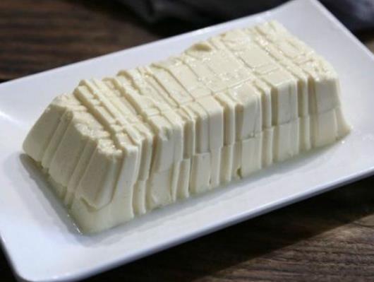 内酯豆腐和嫩豆腐的区别 内酯豆腐可以直接吃吗？