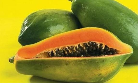木瓜怎么样才算熟了？木瓜绿色的能吃吗？