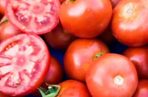 番茄的营养价值有哪些？番茄生吃还是熟吃营养价值高？