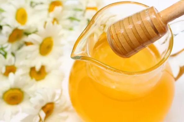 不宜喝蜂蜜的人群有哪些？食用蜂蜜的禁忌有哪些？
