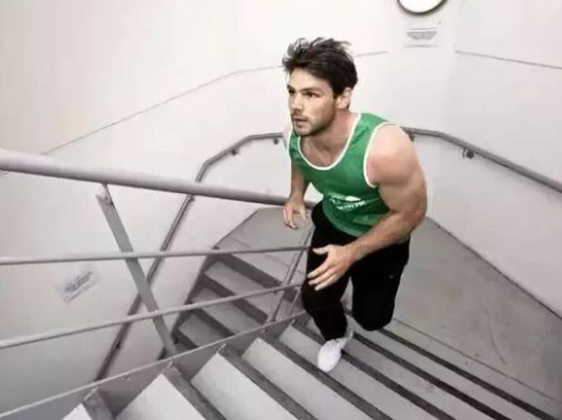 爬楼梯能练臀吗 燃烧臀部脂肪增加肌肉群