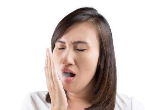 口臭是什么原因引起的 口腔问题生活饮食习惯