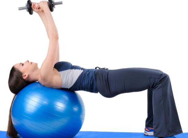 健身球的作用和功效有哪些 提高柔韧平衡改善心肺功能