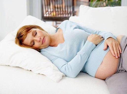 孕期睡觉翻来覆去对胎儿的影响 睡眠质量,发育情况,脐带绕颈