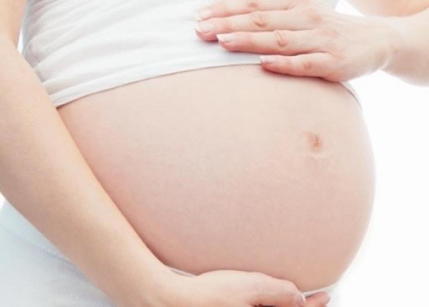 孕妇显怀是几个月 四个月左右,过早因为胀气胎盘靠前等