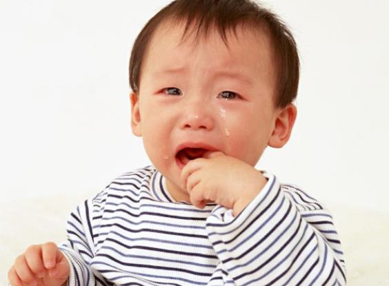 婴儿哭闹可以放任不管吗 积极寻找原因对症解决
