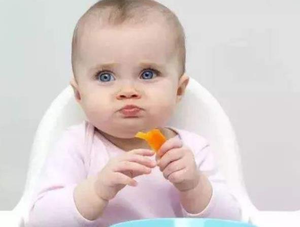 十个月宝宝发育标准是什么 说话动作模仿迈步好奇